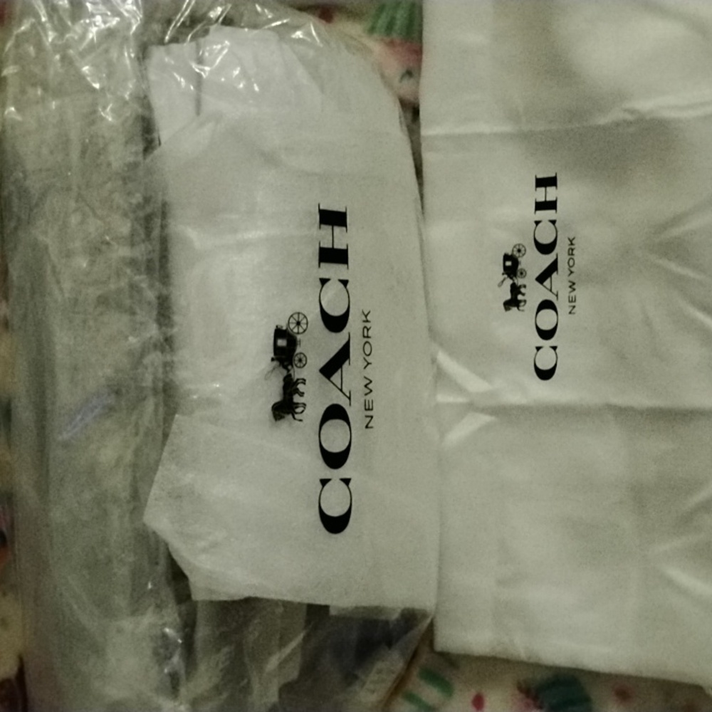 Coach Olive Suede Soft Tabby NWT Card Holder Not Included. - Picture 3 of 6